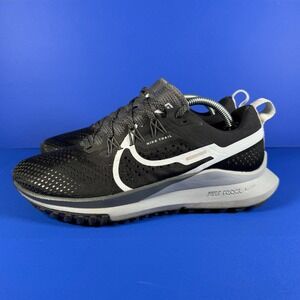 Nike Pegasus Trail 4 Women's Black White Running Shoes Size 7.5 Flywire